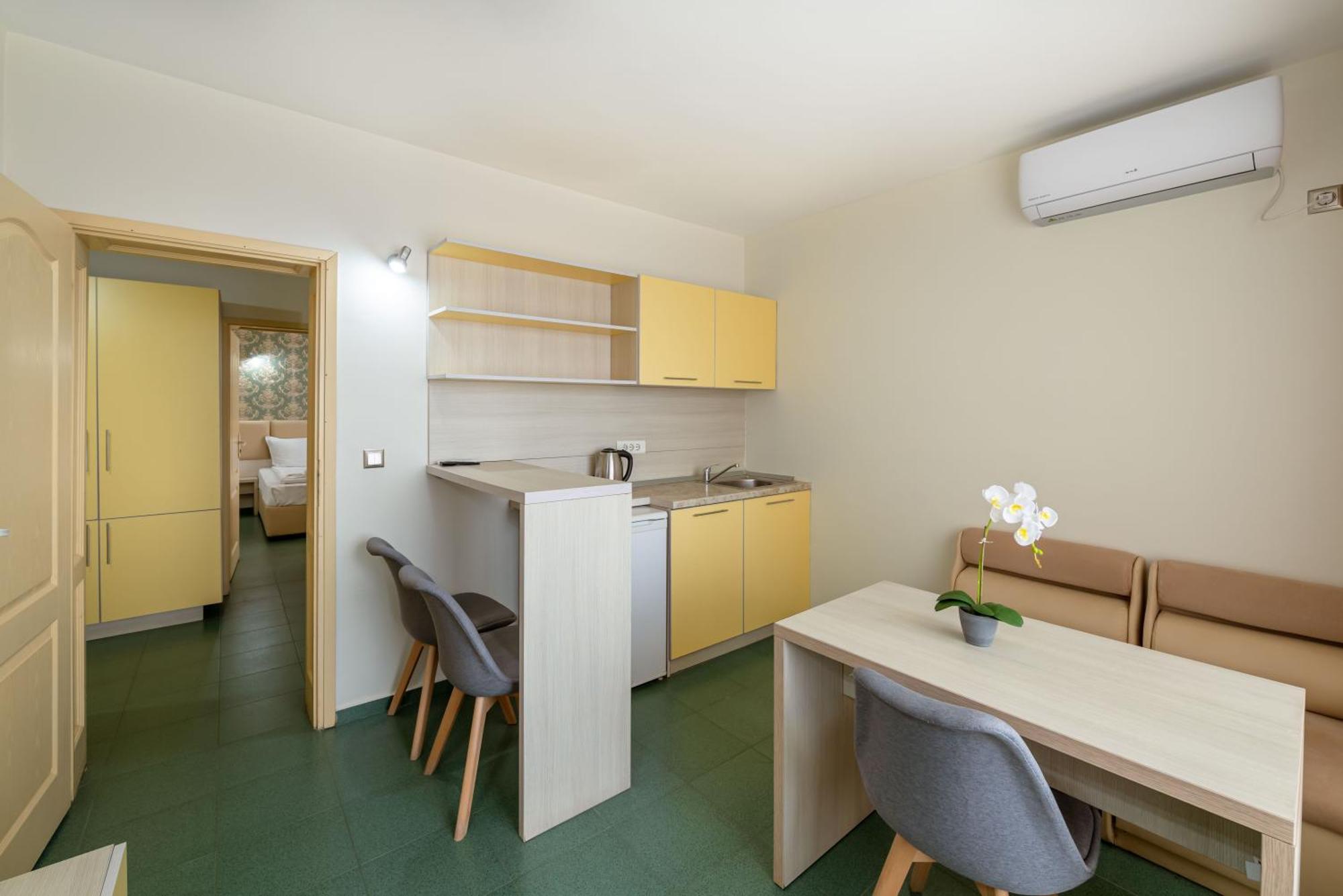 Perla Apartments First Line Несебр Экстерьер фото